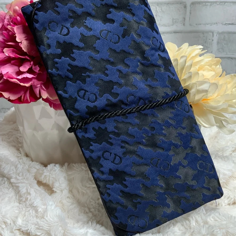 Dior Elegant Silver Quilted Organizer